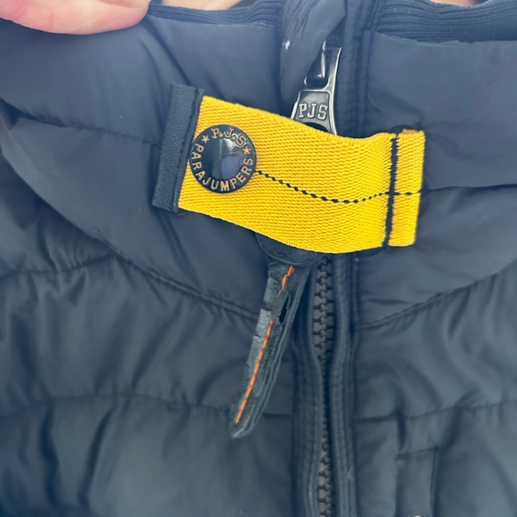 The men's black Parajumpers Ugo Jacket. - Picture 4 of 16